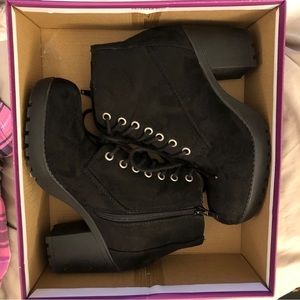Soda Black Suede Lace up Boots w zipper size 6.5 $35 New w Box